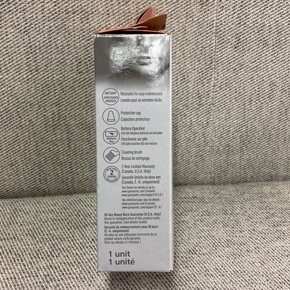 Panasonic Men’s Ear and Nose Hair Trimmer, Wet/Dry - Picture 2 of 4